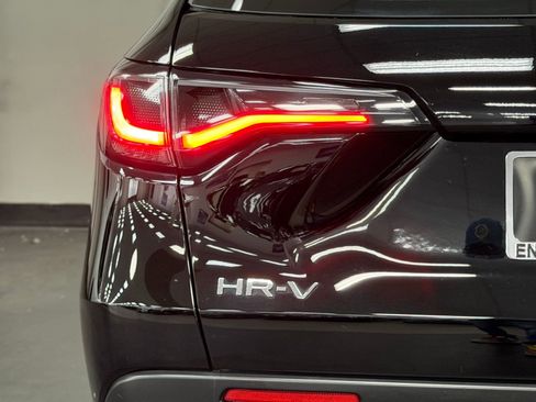 Used 2023 Honda HR-V LX image 13