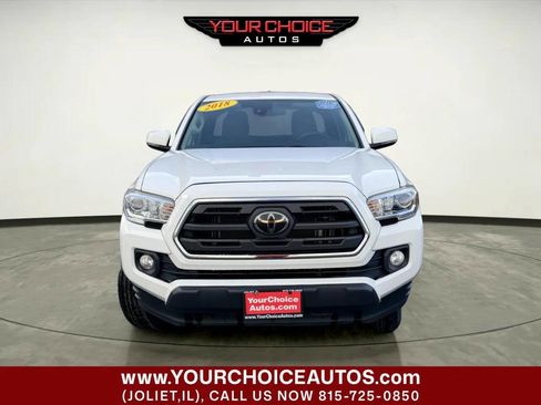 Used 2018 Toyota Tacoma SR5 AWD/4WD image 2