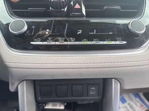 Used 2023 Toyota Corolla Cross L image 14