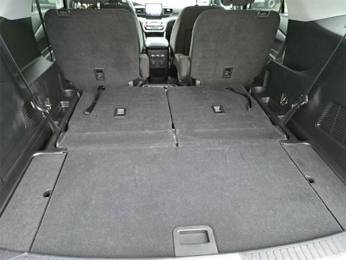 Used 2021 Ford Explorer XLT image 14