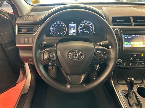 Used 2016 Toyota Camry LE FWD image 18