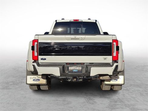 Used 2025 Ford F350 Platinum image 9