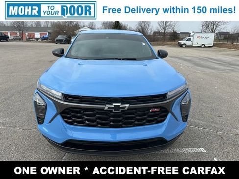 Used 2024 Chevrolet Trax RS w/ Sunroof Package image 2