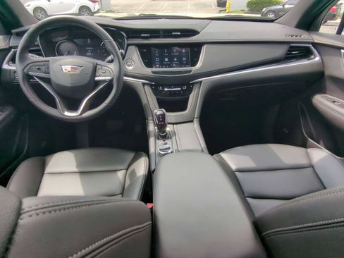 Used 2025 Cadillac XT6 Luxury image 13