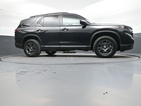 Used 2023 Honda Pilot TrailSport image 31