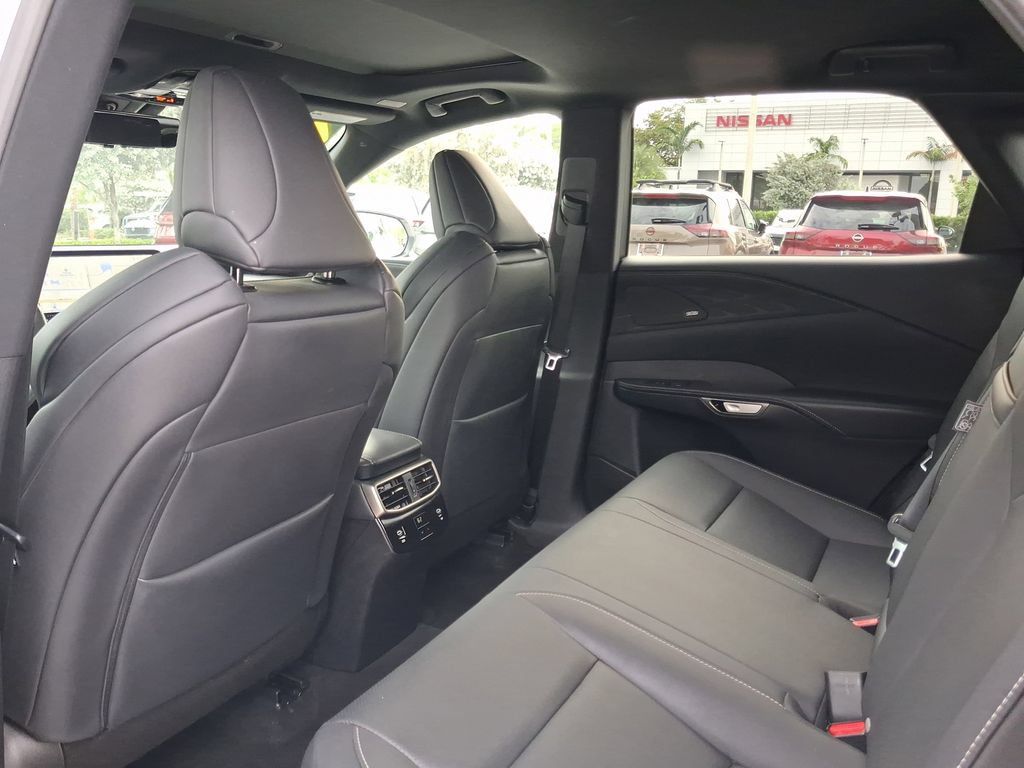 Used 2024 Lexus RX 350 F Sport w/ Convenience Package AWD/4WD image 10