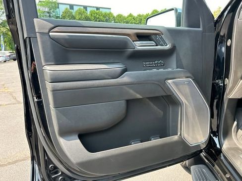 Used 2024 Chevrolet Silverado 1500 High Country w/ Technology Package AWD/4WD image 9