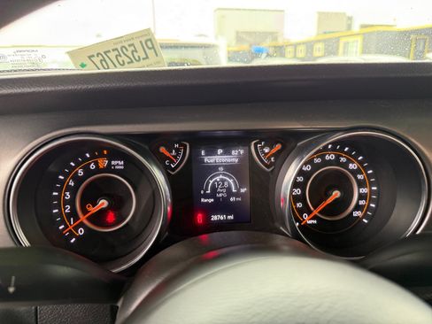 Used 2023 Jeep Gladiator Sport AWD/4WD image 18