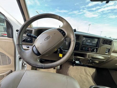 Used 2002 Ford F350 Lariat image 12