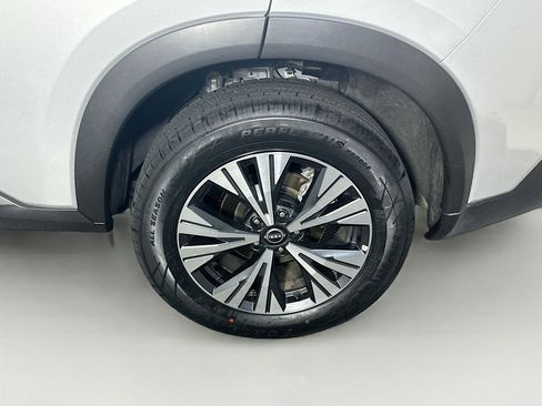 Used 2023 Nissan Rogue SV image 11