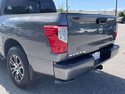 Used 2023 Nissan Titan SV w/ SV Convenience Package RWD image 12