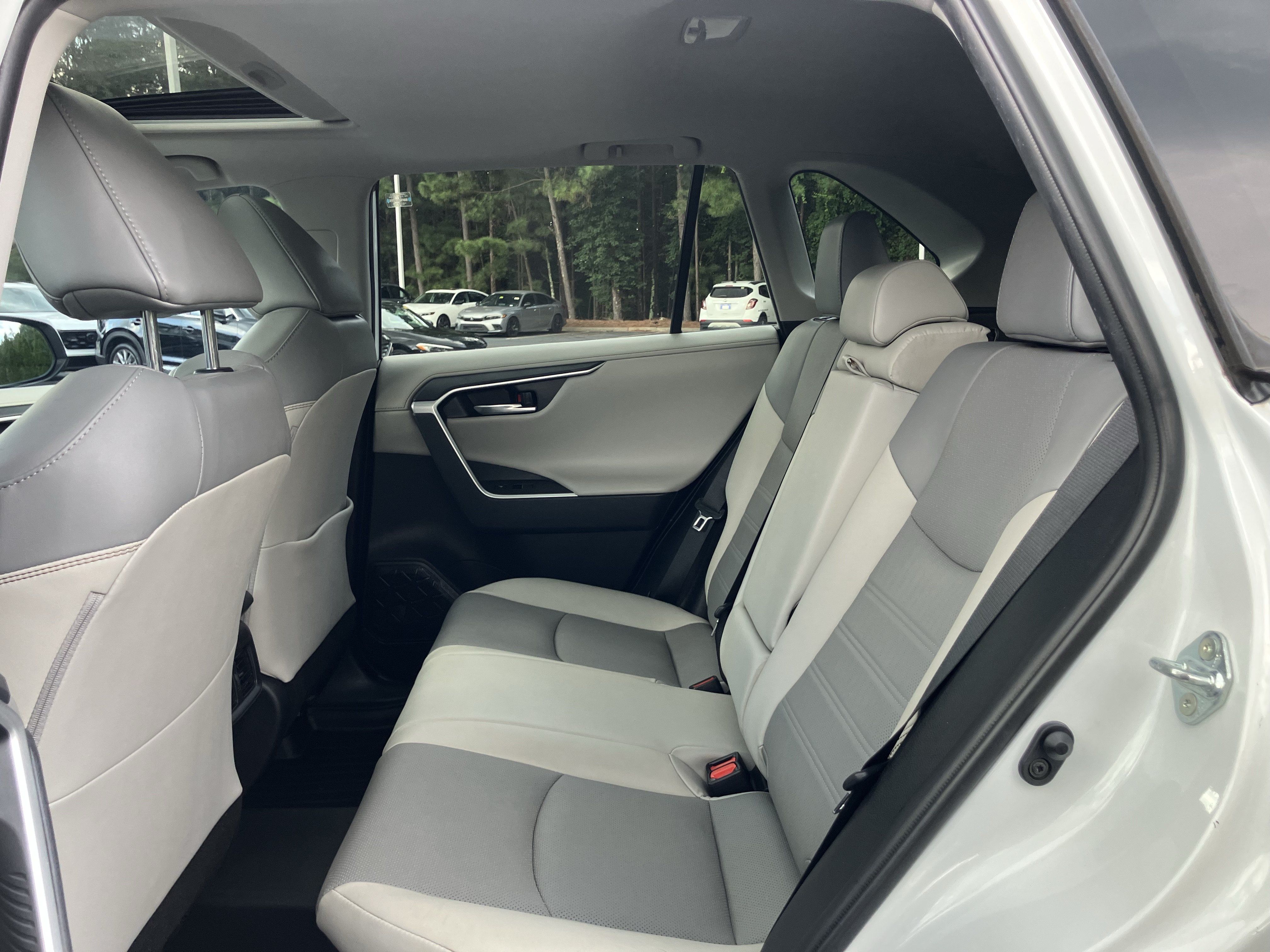 Used 2019 Toyota RAV4 Limited w/ Limited Grade Weather Package AWD/4WD image 32