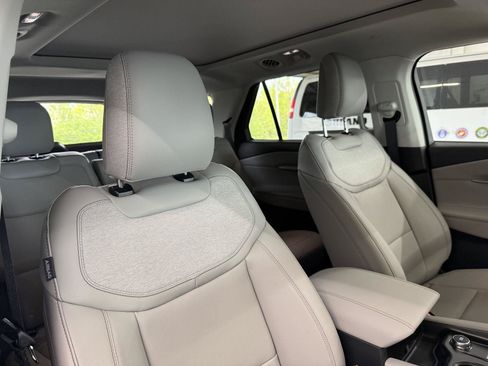 New 2026 Ford Explorer Active w/ Active Comfort Package AWD/4WD image 16