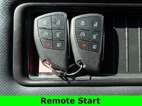 Used 2024 GMC Yukon SLT w/ SLT Luxury Package image 30