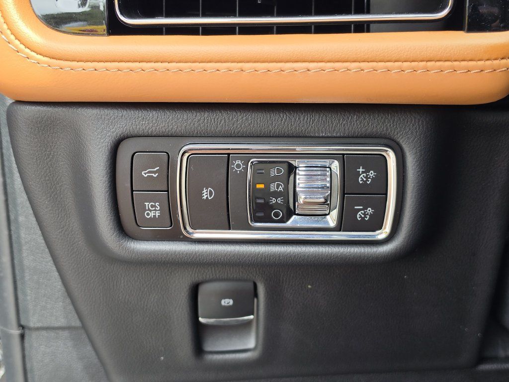Used 2023 Lincoln Nautilus Black Label AWD/4WD image 26