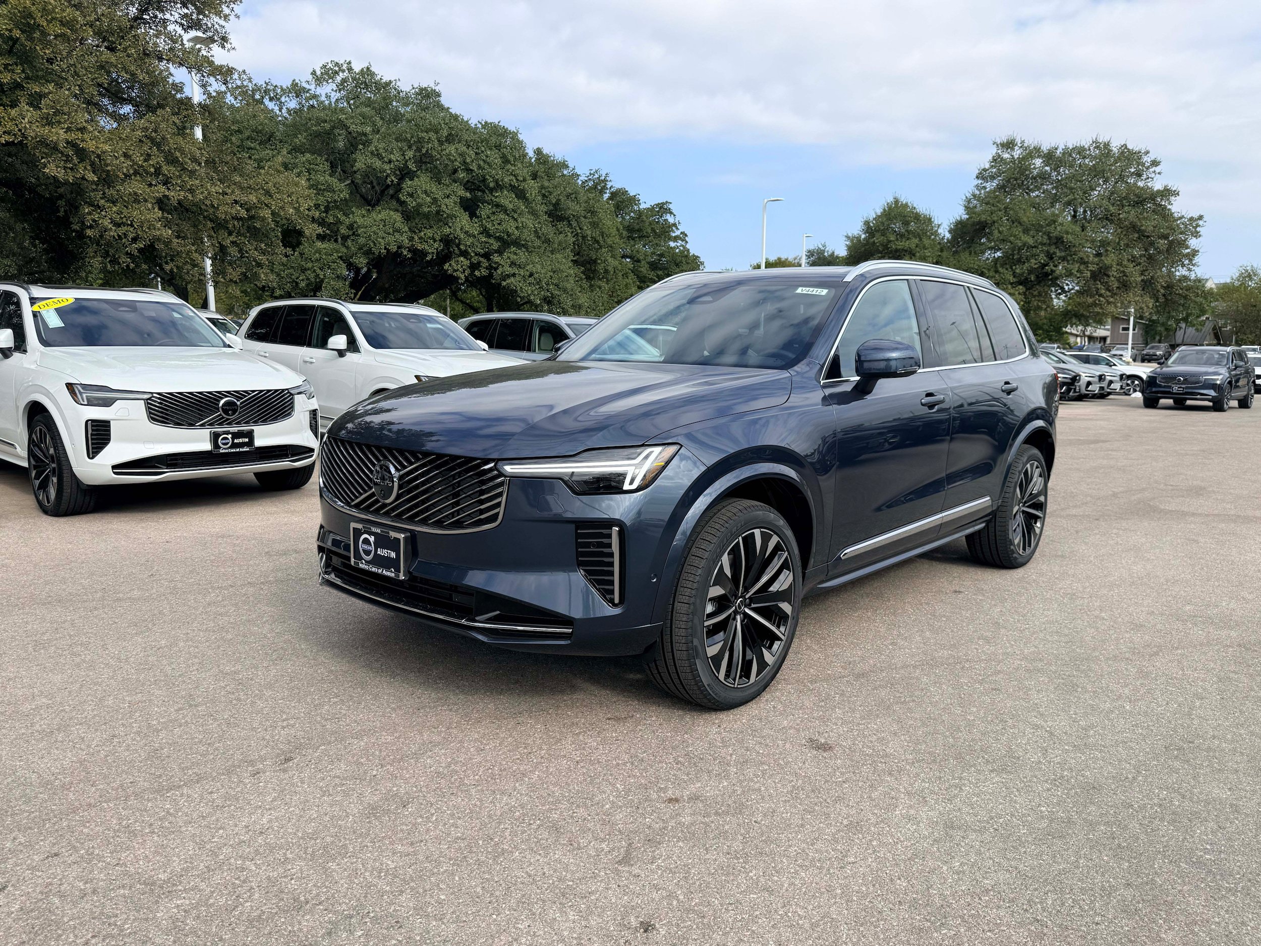 Used 2026 Volvo XC90 B6 Plus w/ Protection Package Premier AWD/4WD image 2