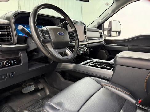 Used 2025 Ford F550 4x4 Crew Cab Super Duty image 12