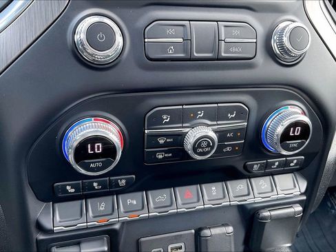 Used 2021 GMC Sierra 2500 Denali w/ Denali Ultimate Package AWD/4WD image 32