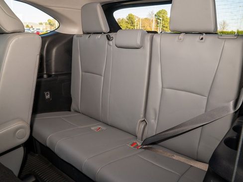 Certified 2025 Toyota Highlander XLE image 12