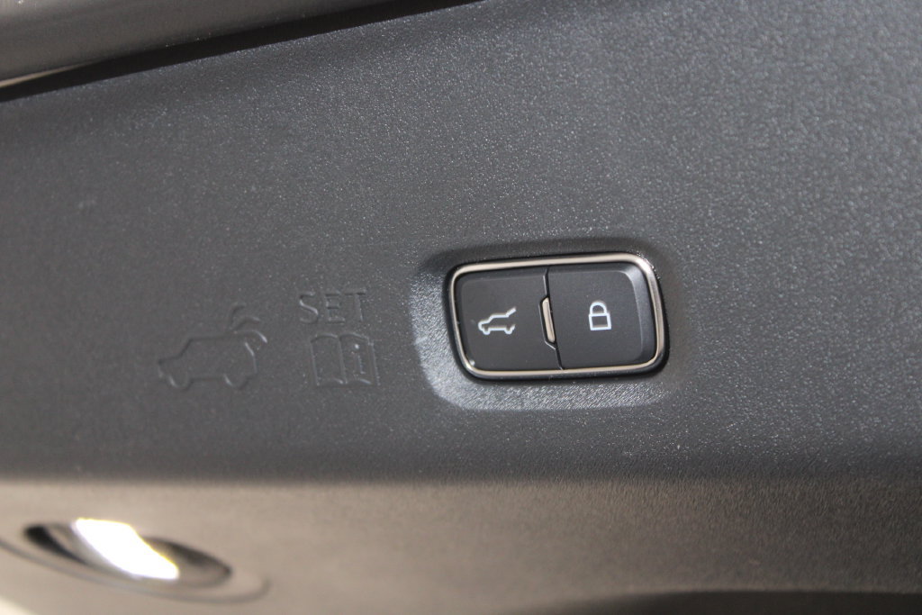 New 2026 Lincoln Navigator Reserve AWD/4WD image 18