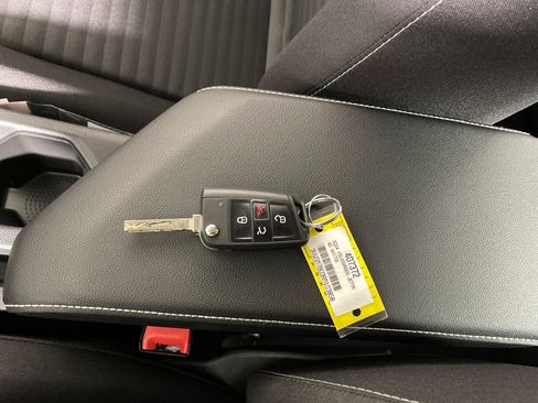 Used 2024 Volkswagen Jetta S image 32