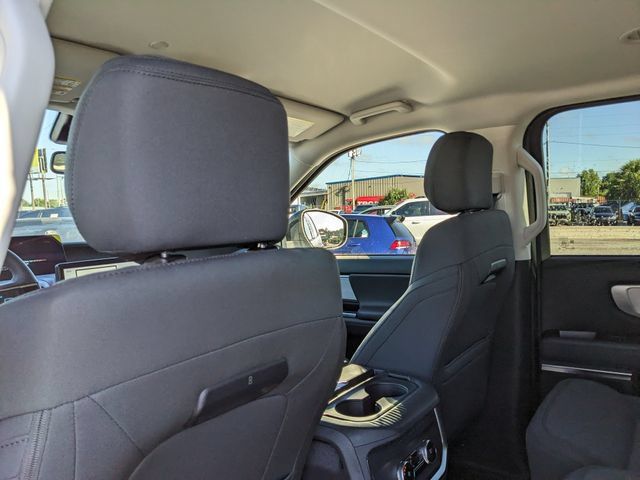 Used 2025 Ford Expedition Active RWD image 18