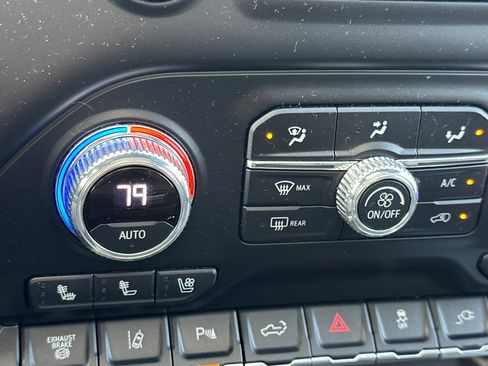 Used 2022 GMC Sierra 2500 Denali w/ Denali Ultimate Package image 28