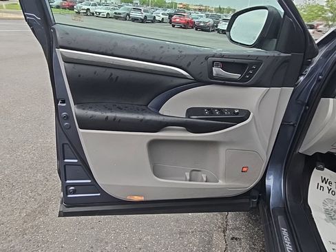 Used 2019 Toyota Highlander Limited AWD/4WD image 22