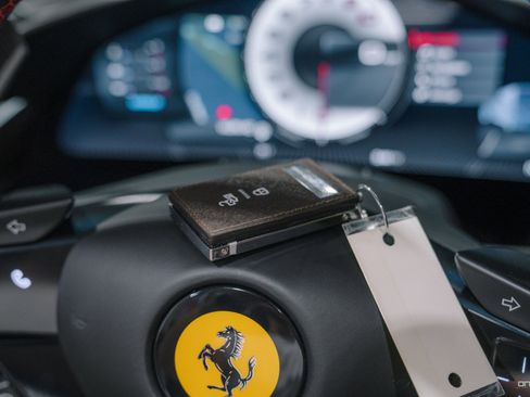 Used 2022 Ferrari SF90 Spider image 42