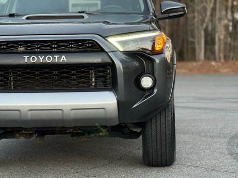 Used 2018 Toyota 4Runner TRD Off-Road image 12