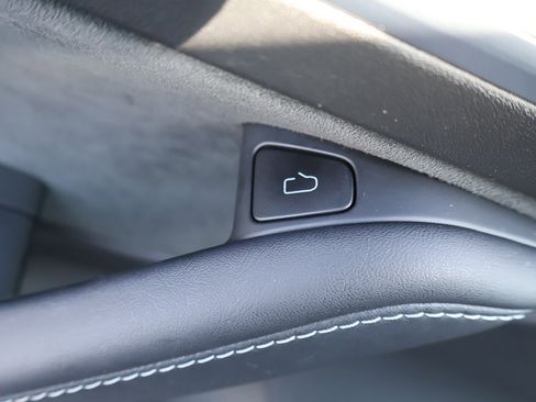 Used 2023 Tesla Model 3 Standard Range image 43