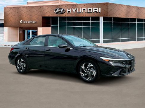 New 2025 Hyundai Elantra Limited image 10