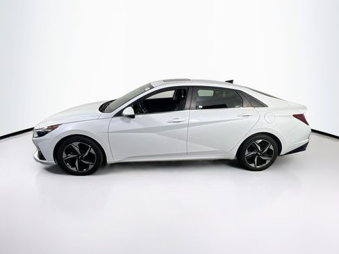 Used 2021 Hyundai Elantra Limited image 8