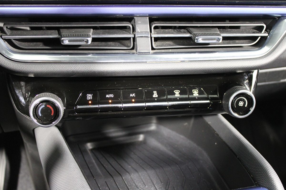 Used 2024 Chevrolet Equinox EV LT w/ LPO, All-Weather Mat Package FWD image 13