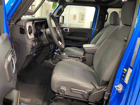 Used 2024 Jeep Wrangler Sahara image 11