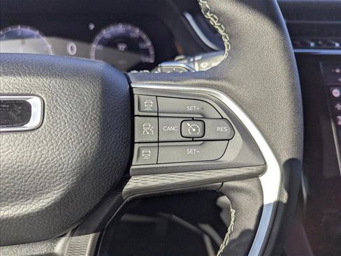 New 2025 Jeep Grand Cherokee Laredo X w/ Luxury Tech Group I image 14