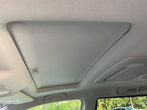 Used 2012 Nissan Quest LE image 25