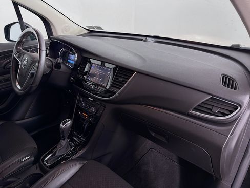 Used 2022 Buick Encore Preferred w/ Safety Package image 28