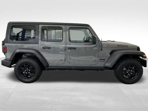 Used 2022 Jeep Wrangler Unlimited Sport image 2