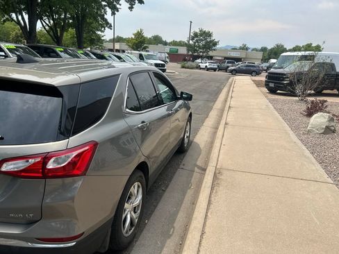 Used 2018 Chevrolet Equinox LT AWD/4WD image 2
