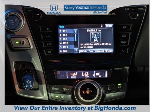 Used 2017 Toyota Prius V Two image 18