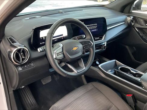 Used 2025 Chevrolet Equinox LT image 15