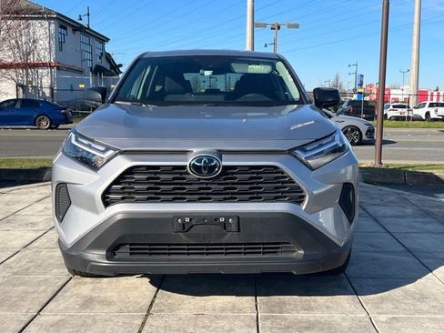 Used 2025 Toyota RAV4 LE image 4