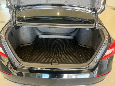 Used 2018 Honda Accord EX image 30