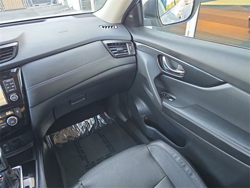 Used 2017 Nissan Rogue SL w/ SL Premium Package image 14