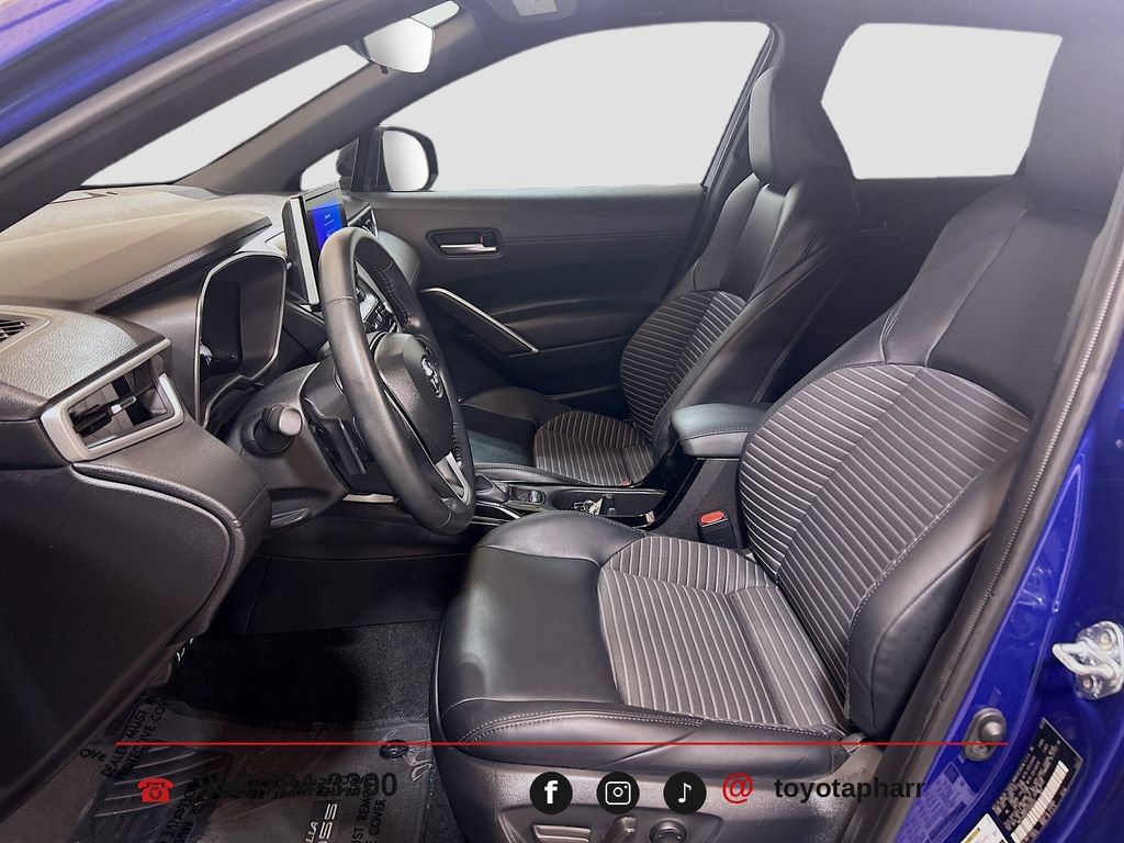 Used 2025 Toyota Corolla Cross AWD Hybrid w/ Convenience Package image 19