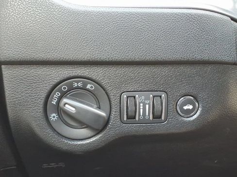 Used 2023 Dodge Charger SXT RWD image 19