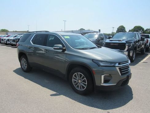 Used 2023 Chevrolet Traverse LT AWD/4WD image 4
