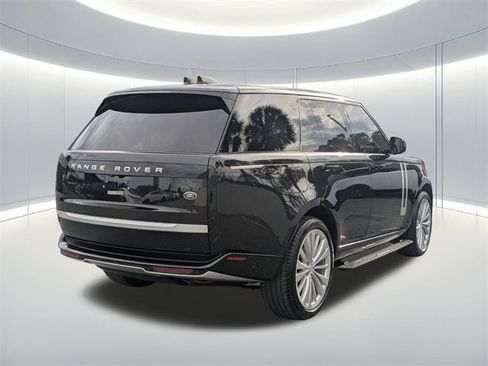 Certified 2023 Land Rover Range Rover First Edition image 6
