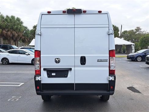 Used 2025 RAM ProMaster 2500 w/ Convenience Group image 5